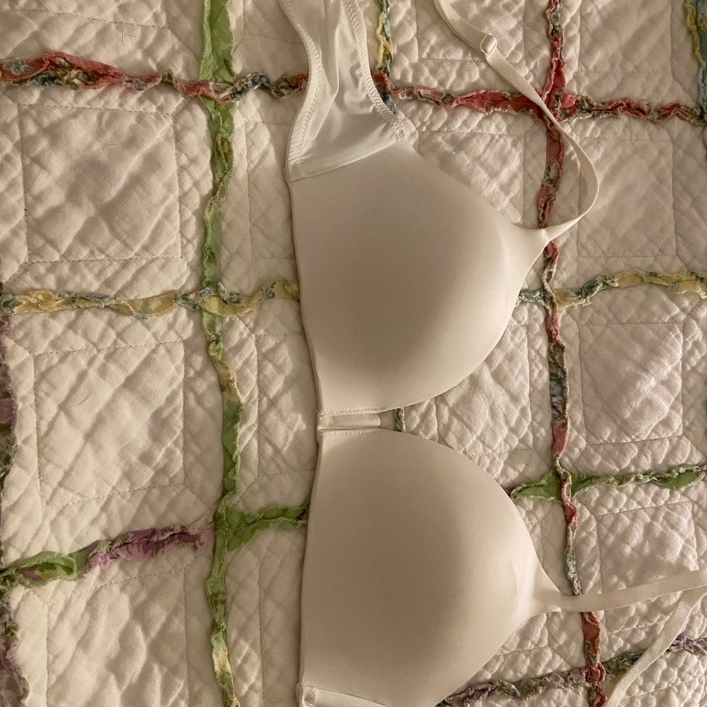 NWOT - Victorias Secret Wireless Bra